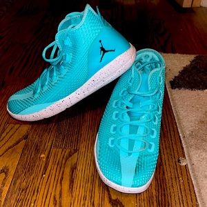 Jordan Reveal Hyper turquoise